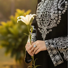 RW-16 Black & White